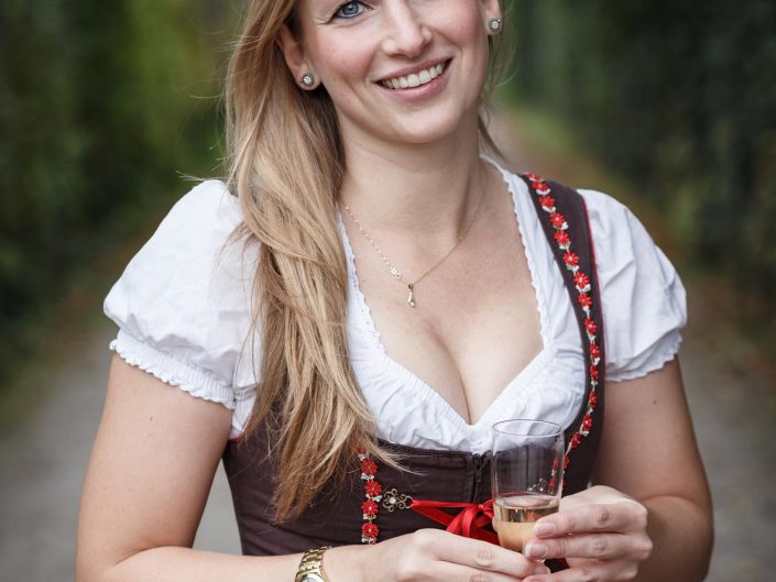 JGA Fotograf, JGA Salzburg, Junggesellinnenabschied Salzburg Dirndlkleid, Portrait, Christian Streili Photography